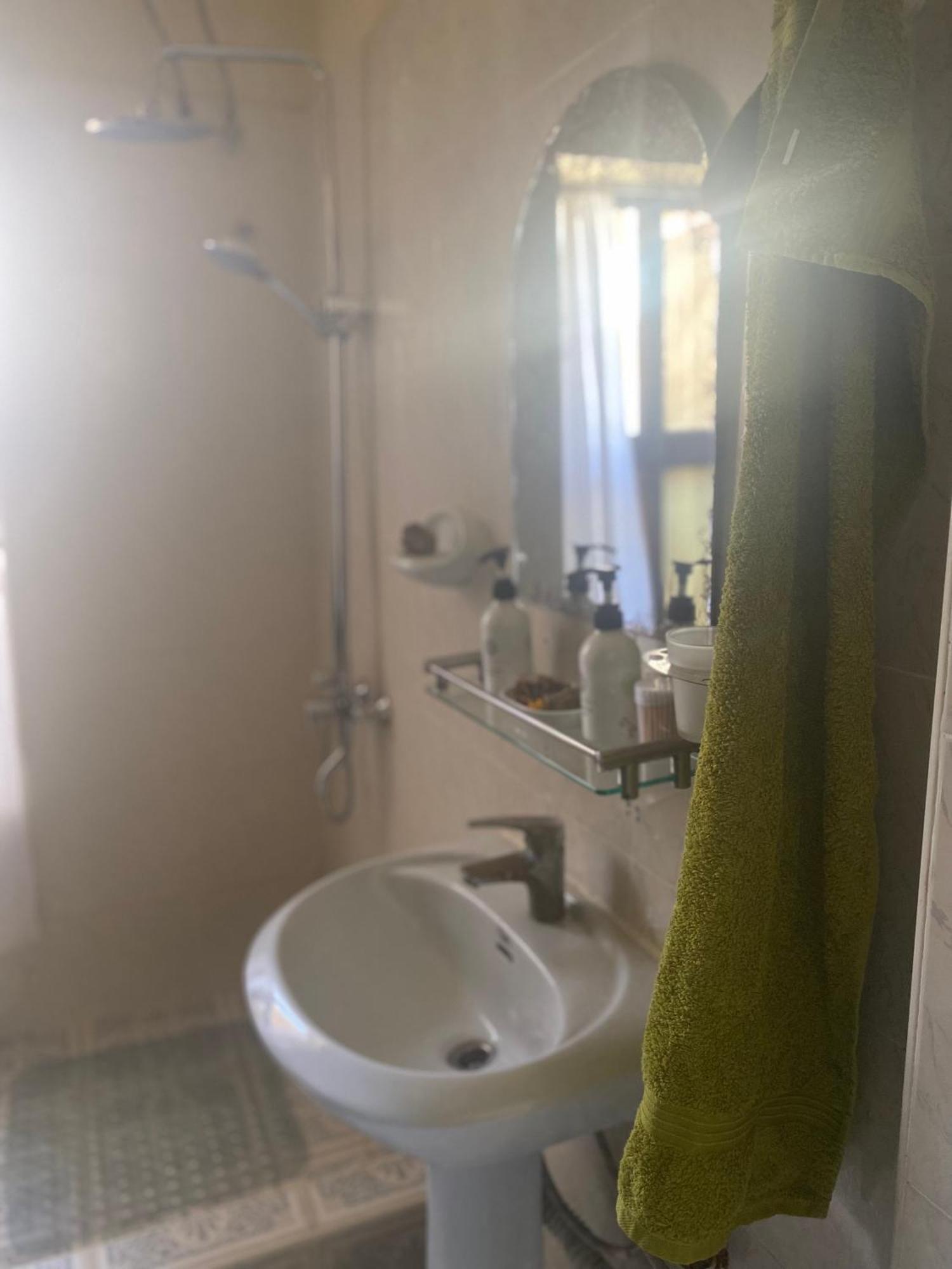 Caravan Serai Nocleg ze śniadaniem